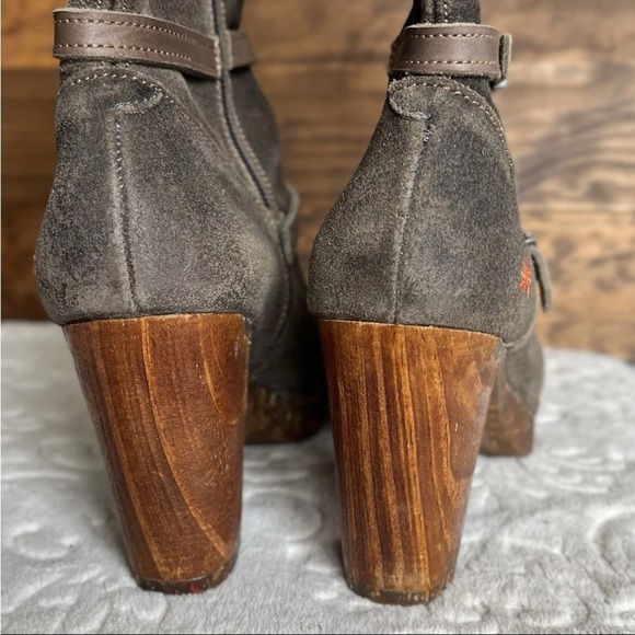 The Art Company Mid Ankle Boots Sz 38 US 7-7.5 Leather Suede Wooden Heel Buckle - Picture 2 of 13